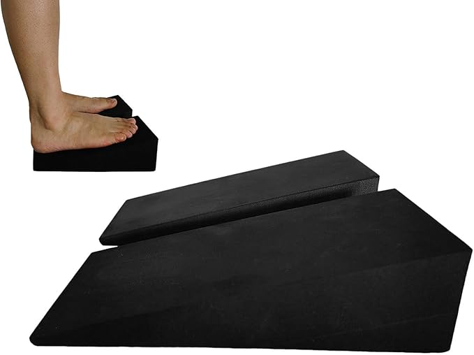 Slant Board for Calf Stretching, Portable Non-Slip Heel Elevated Squat Wedge Lightweight Yoga Foam Wedge Slant Board Trainer for Men and Women Slant Board for Squats for Knees Over Toe