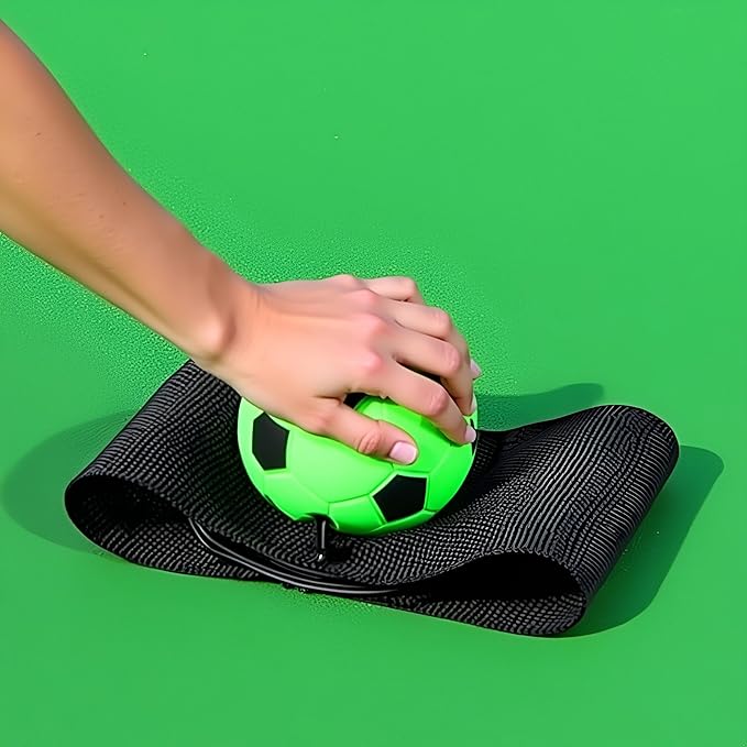 Green Wrist Return Ball Rubber Sport Ball with Wrist Strap and String Rebound Bouncy Balls Wrist Rebound on Elastic String Exercise Play, Sports Reaction Balls