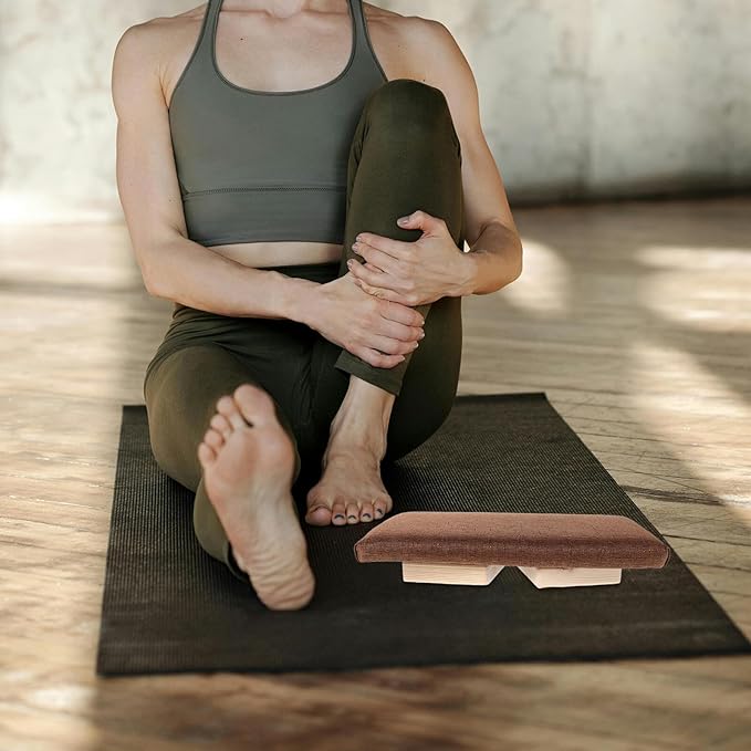 Foldable Wooden Meditation Bench Ergonomic Seiza Stool with Slant Seat for Yoga and Prayer, Portable Small Space Sitting Chair for Home and Office Use